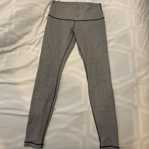 Lululemon size 12 light grey Hereingbone